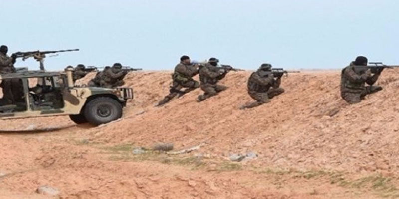 تبادل إطلاق نار بين عسكريين ومهربين تونسيين وليبيين في المنطقة الحدودية العازلة